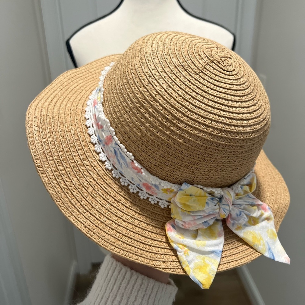Stylish Straw Hat with Floral Bow - Picture 12 of 12